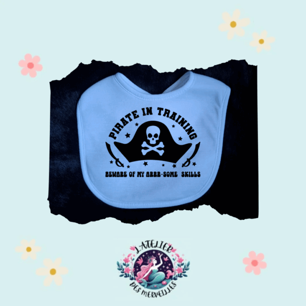 Bavoir blanc "Pirate in training"